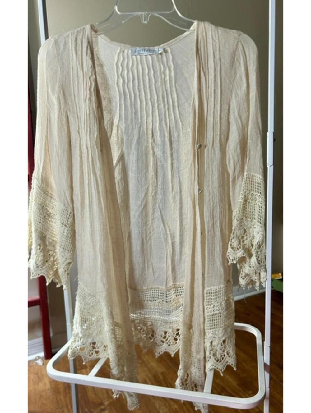 Solitaire by Rajnikhosla Cream Lace Detail Blouse Size S